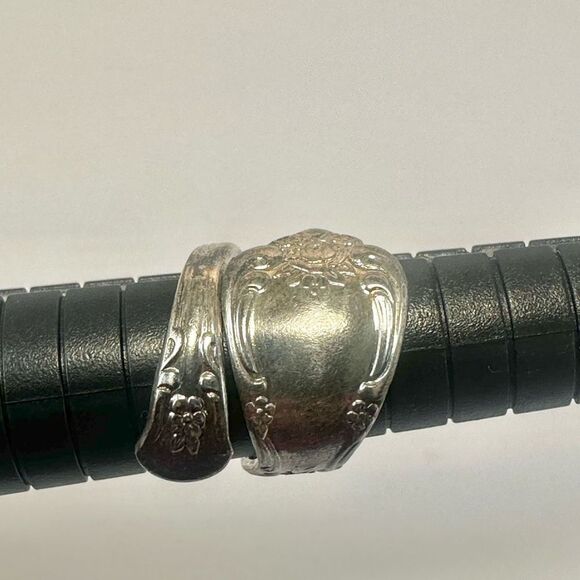 Oneida William Rogers Silver tone  adjustable spoon ring - Picture 11 of 12
